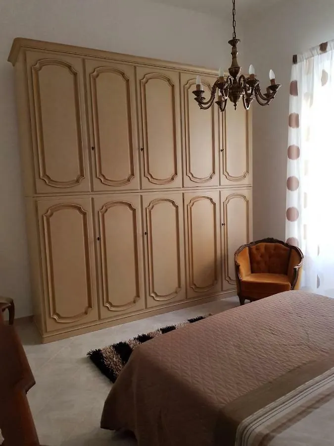 Rosa fiorita Hotel Erice Affittacamere